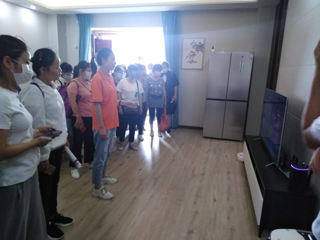 继教公司组织咸阳市养老护理员培训班学员观摩学习