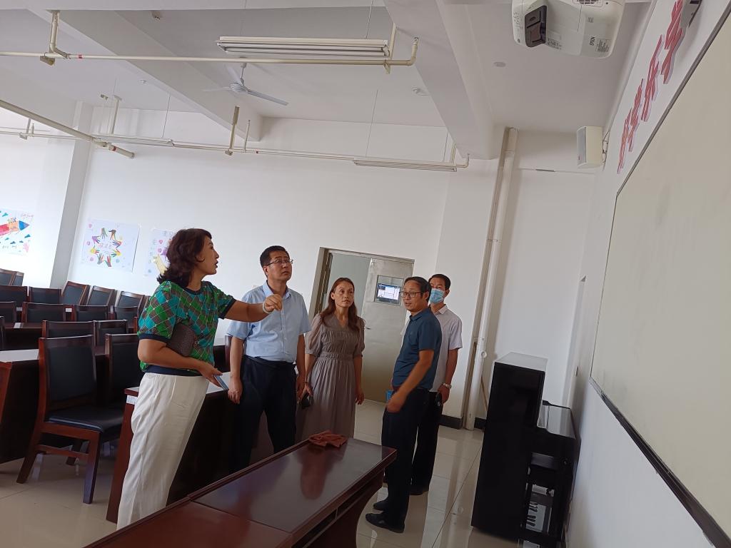 继教公司领导班子检查安全稳定工作